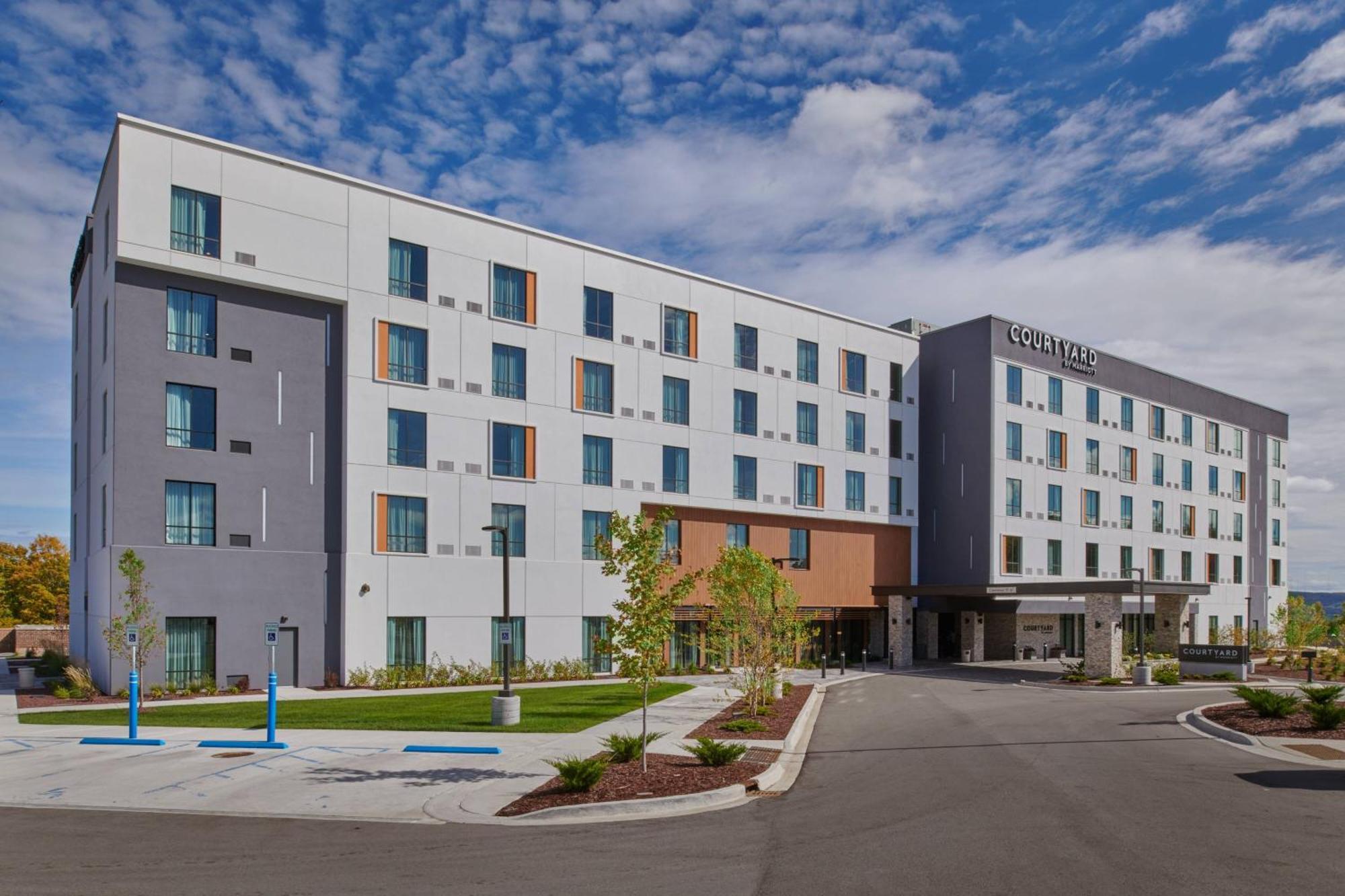 Courtyard By Marriott At Victories Square 3* Petoskey