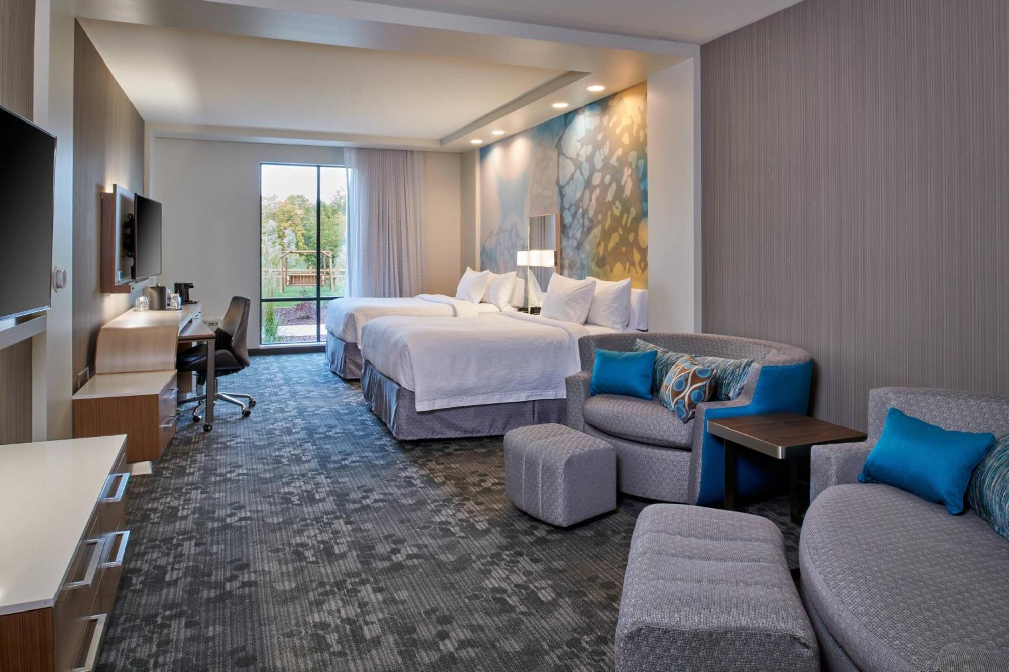 Hotel Courtyard By Marriott At Victories Square