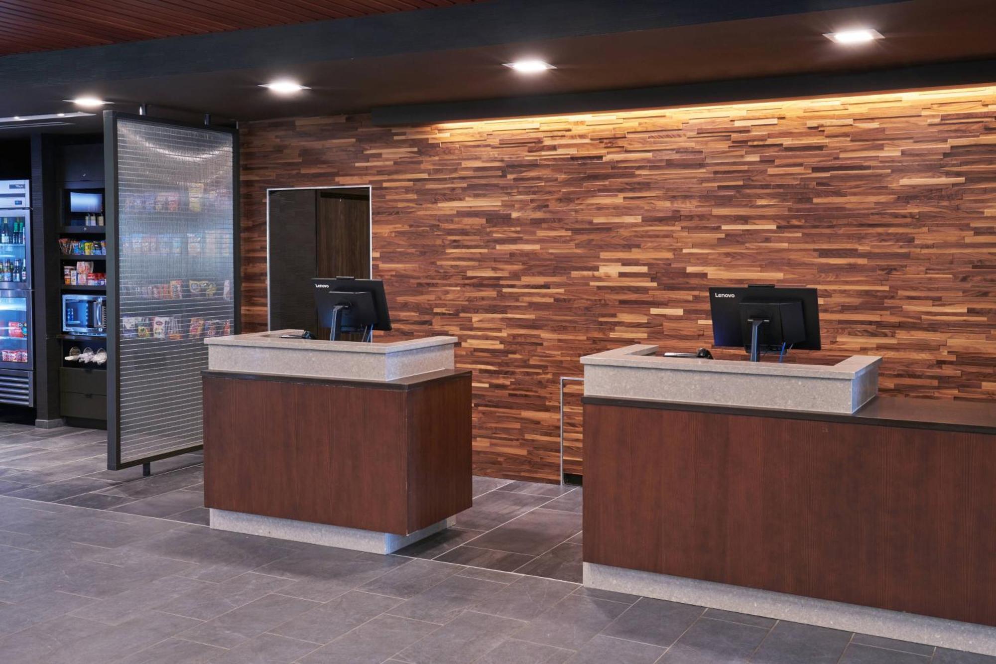 Courtyard By Marriott At Victories Square Hotel 3*