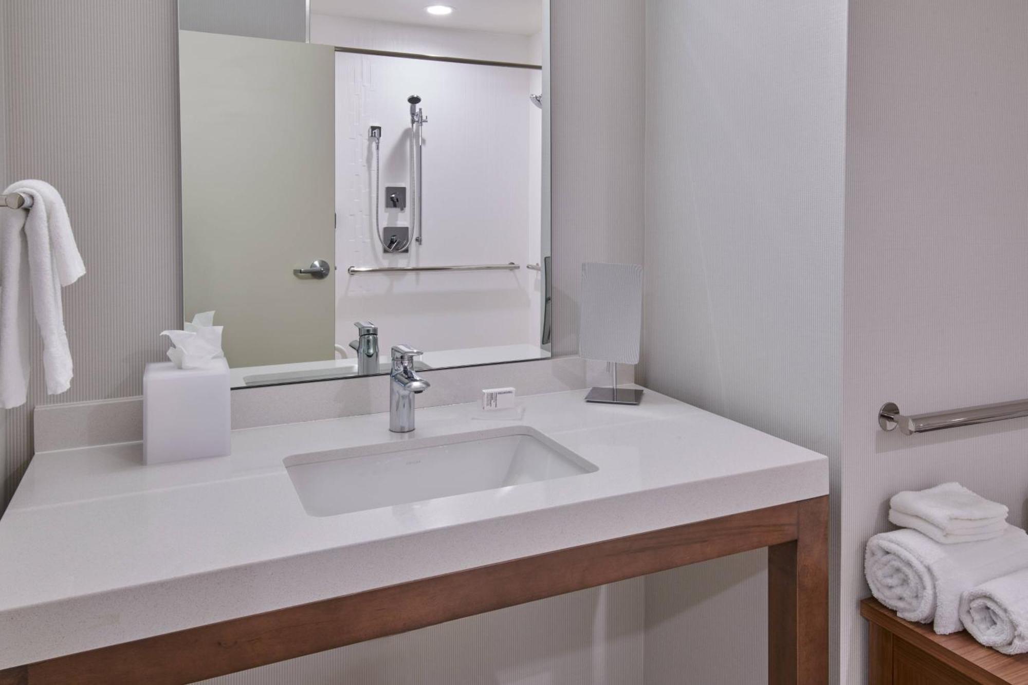 Courtyard By Marriott At Victories Square Petoskey