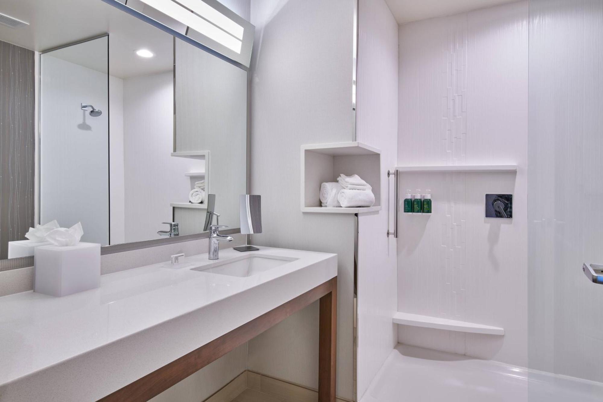 Courtyard By Marriott At Victories Square Hotel Petoskey