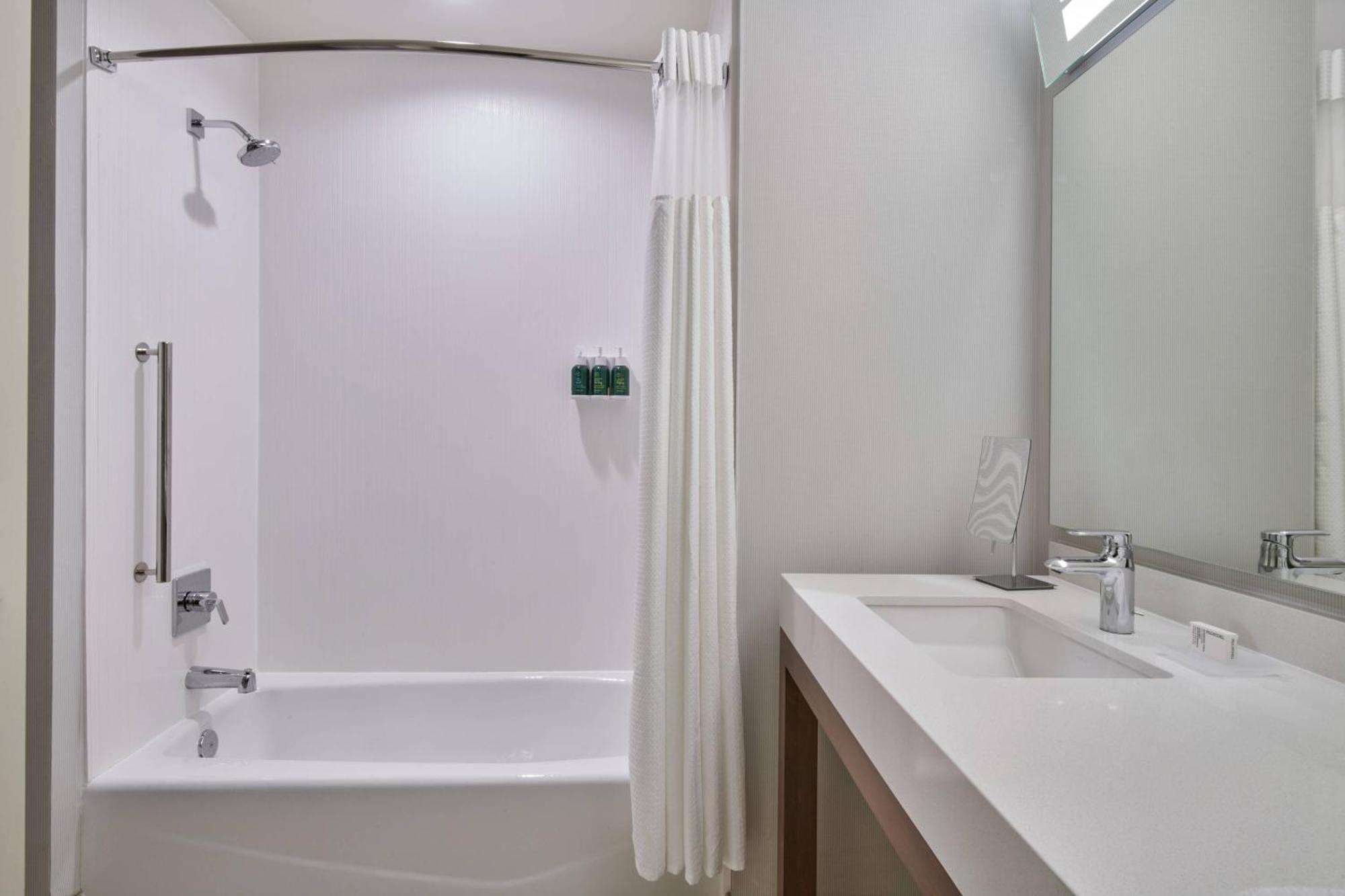 Hotel Courtyard By Marriott At Victories Square Petoskey